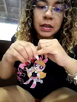 VitoriaFernandes online show from February 2026 03:22:01 PM