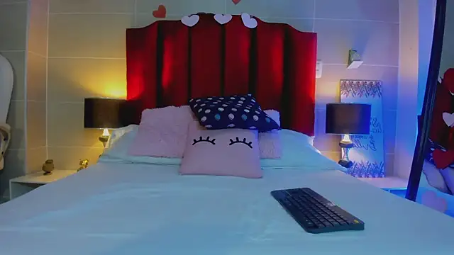 isabella montez online show from March 2025 12:01:01 PM