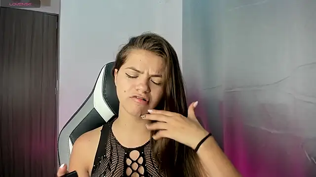 PaigeJayden online show from December 2025 05:33:01 AM