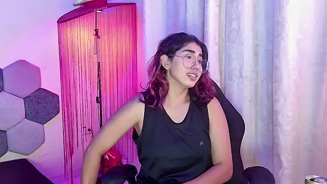 Horny tgn online show from May 2026 06:05:01 PM