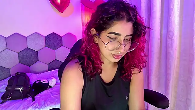 Horny tgn online show from March 2026 06:22:01 PM