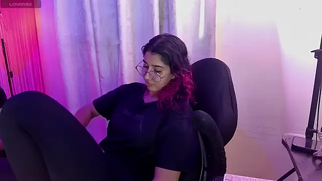 Horny tgn online show from April 2026 06:17:02 PM