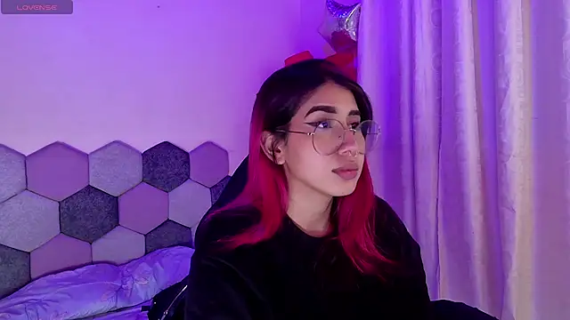 Horny tgn online show from March 2026 06:10:01 PM