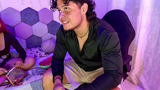 Snapshot of Horny_tgn chatting on December 2025 05:28:01 PM Horny tgn online show from December 2025 05:28:01 PM