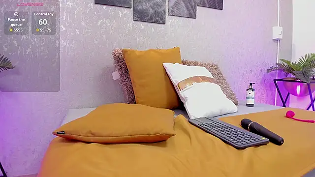 lilicooper  online show from September 2025 06:19:01 PM