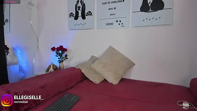 ElleGisellee online show from March 2026 02:07:01 AM