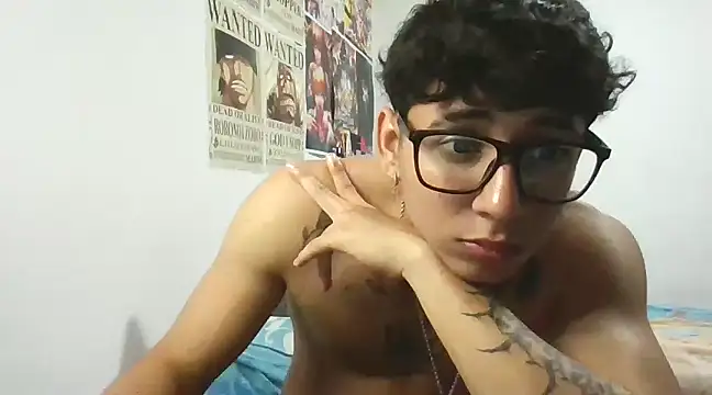 Snapshot of Dillom420 chatting on March 2025 07:00:01 AM Dillom420 online show from March 2025 07:00:01 AM