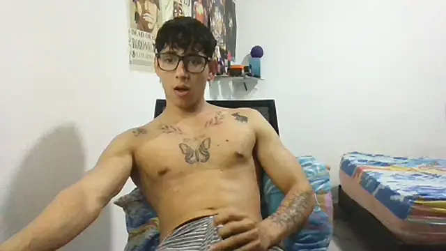 Snapshot of Dillom420 chatting on February 2025 04:52:02 AM Dillom420 online show from February 2025 04:52:02 AM