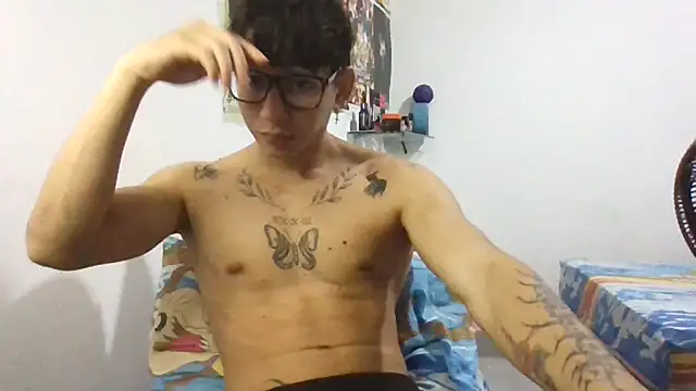 Snapshot of Dillom420 chatting on February 2025 04:51:02 AM Dillom420 online show from February 2025 04:51:02 AM