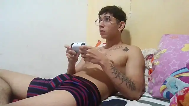 Snapshot of Dillom420 chatting on December 2024 03:49:01 AM Dillom420 online show from December 2024 03:49:01 AM