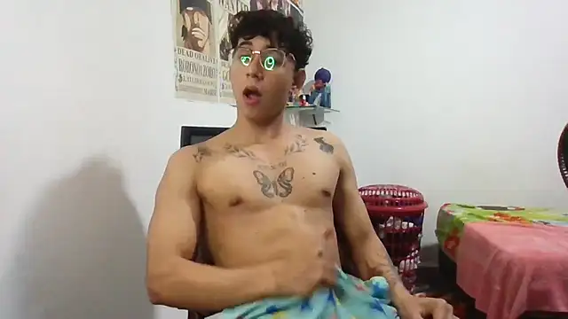 Snapshot of Dillom420 chatting on January 2025 08:30:02 AM Dillom420 online show from January 2025 08:30:02 AM