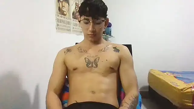 Snapshot of Dillom420 chatting on February 2025 04:15:01 AM Dillom420 online show from February 2025 04:15:01 AM