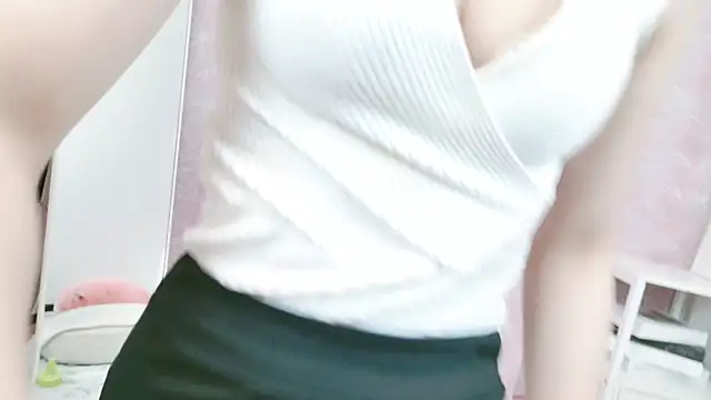 eimi ch online show from December 2024 12:39:01 AM