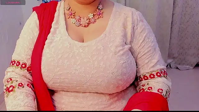 Gulabi Queen online show from November 2025 04:44:02 PM