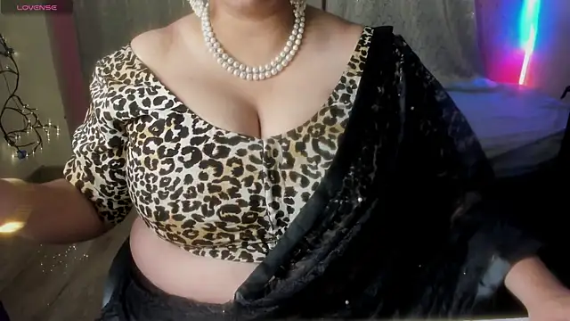 Gulabi Queen online show from July 2026 03:42:02 PM