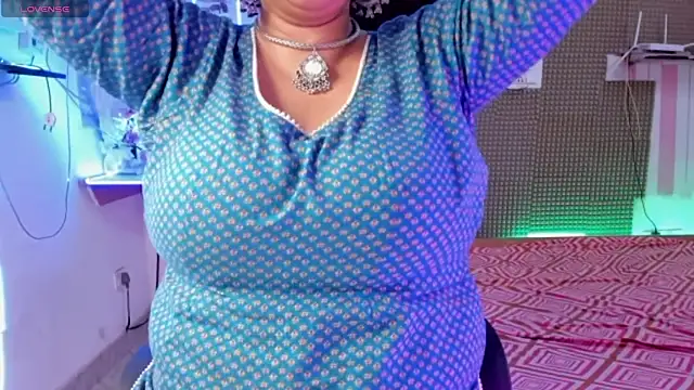 Gulabi Queen online show from March 2025 06:46:02 AM