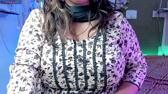 Gulabi Queen online show from March 2025 08:13:02 AM