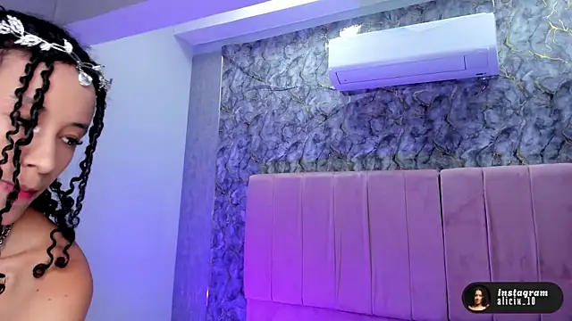 Snapshot of aliccecooper chatting on November 2025 10:40:02 AM aliccecooper online show from November 2025 10:40:02 AM