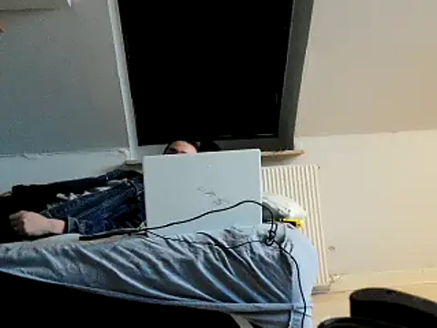 Stephanien online show from December 2024 12:08:01 PM