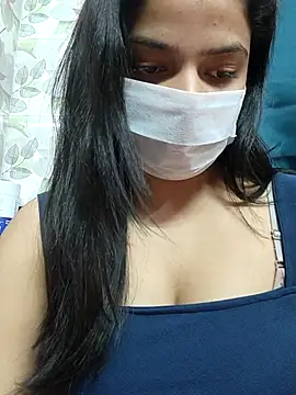 Myloveurvi online show from April 2026 10:22:01 AM