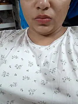 Myloveurvi online show from June 2026 07:33:01 PM