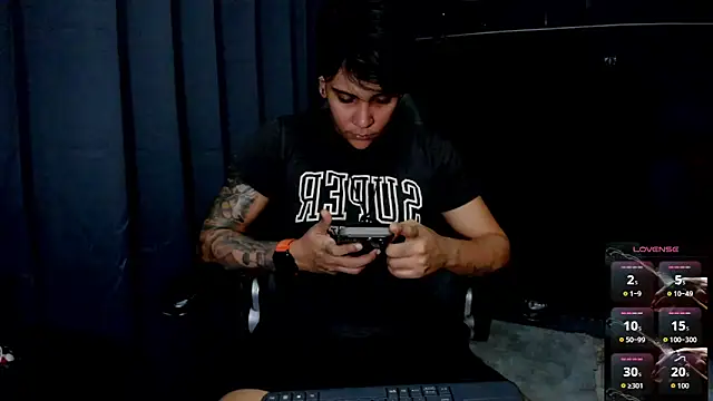 ZhoeStrong online show from November 2025 08:52:02 PM