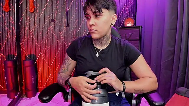 ZhoeStrong online show from February 2026 11:17:02 PM