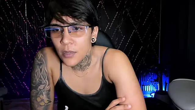 ZhoeStrong online show from February 2026 02:53:01 AM