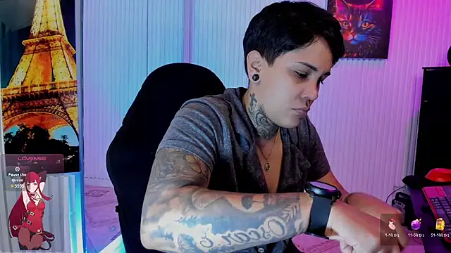 ZhoeStrong online show from April 2026 07:31:02 PM