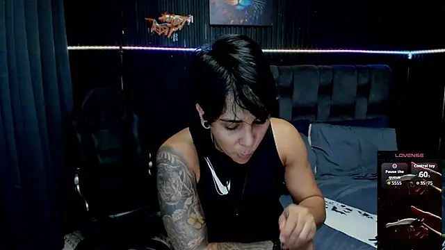 ZhoeStrong online show from October 2025 09:54:01 PM