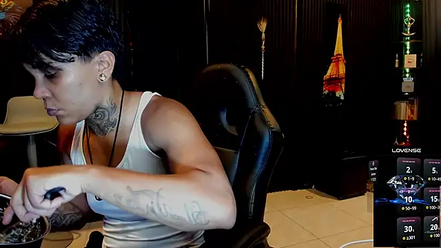ZhoeStrong online show from September 2025 09:15:01 PM