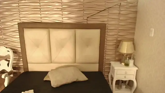 sofiaclauss online show from October 2025 09:38:01 PM