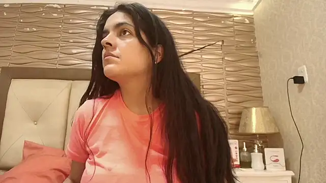 sofiaclauss online show from October 2025 07:48:02 PM