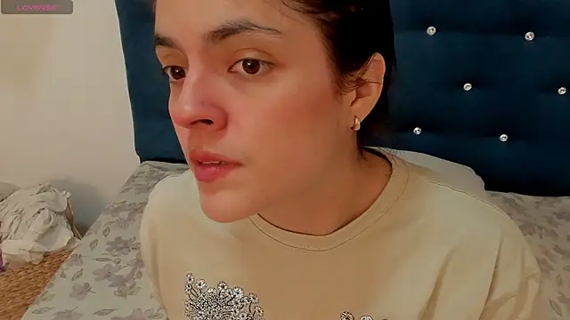 sofiaclauss online show from February 2025 05:29:01 AM