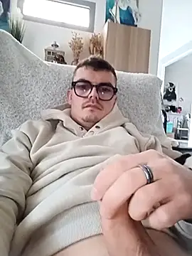 GLouglou19 online show from November 2025 04:01:02 PM