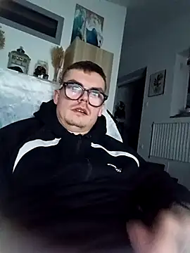 GLouglou19 online show from March 2026 10:59:01 PM