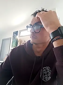 GLouglou19 online show from March 2026 02:02:01 PM