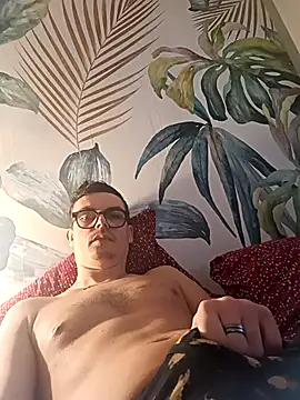 GLouglou19 online show from March 2026 09:27:02 AM