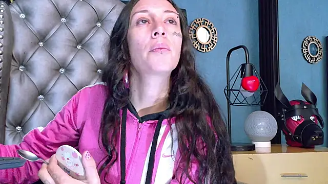 LusstCruella online show from April 2026 11:58:01 AM