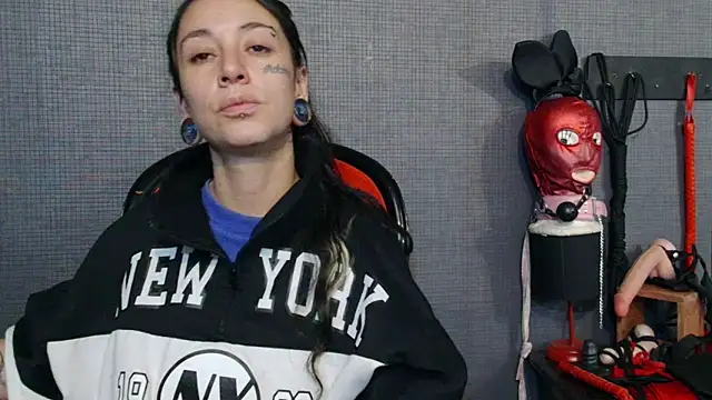 LusstCruella online show from March 2025 02:25:02 PM