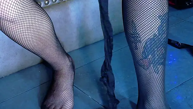 LusstCruella online show from December 2025 02:33:01 PM