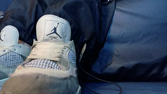 LusstCruella online show from December 2025 09:58:02 PM