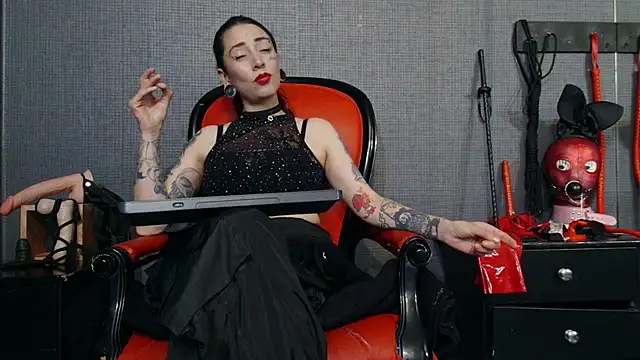 LusstCruella online show from March 2025 06:17:02 PM