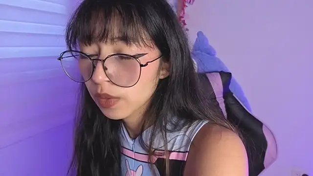 Yommi Winx online show from November 2025 10:25:02 PM