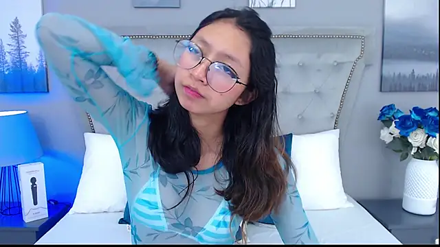 Yommi Winx online show from March 2025 08:25:01 PM