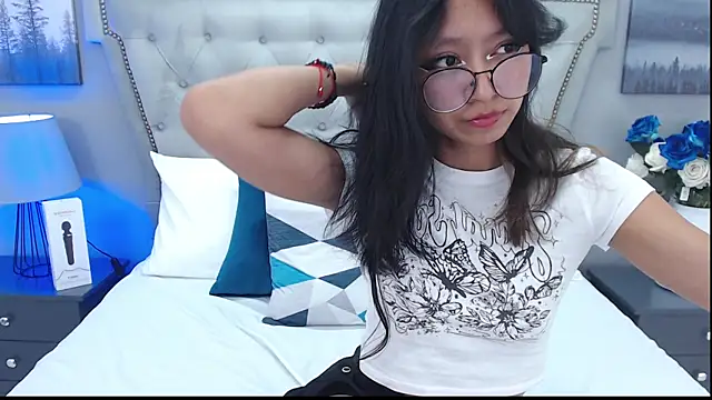 Yommi Winx online show from March 2025 05:02:01 AM