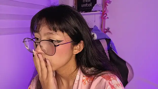 Yommi Winx online show from December 2025 03:49:02 AM