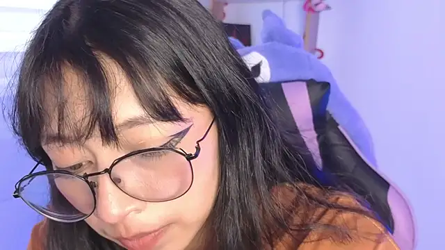 Yommi Winx online show from November 2025 08:56:01 PM