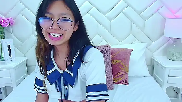 Yommi Winx online show from March 2025 05:39:01 AM