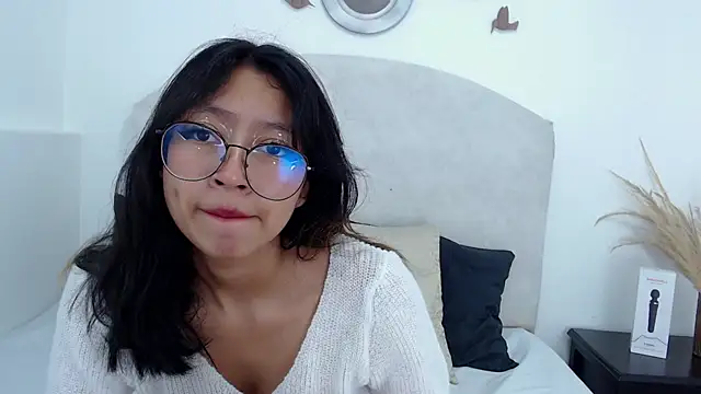 Yommi Winx online show from February 2025 03:56:01 AM